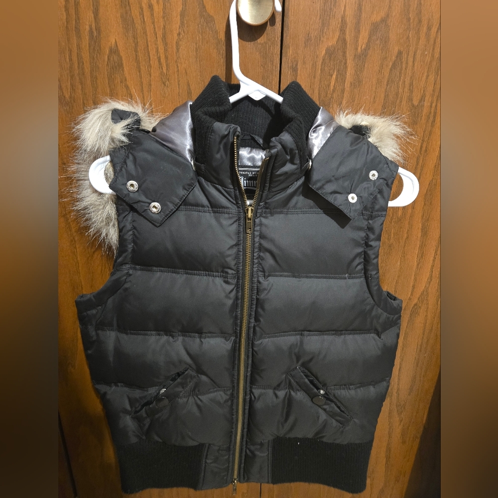 Black Puffer Vest with Faux Fur Trim